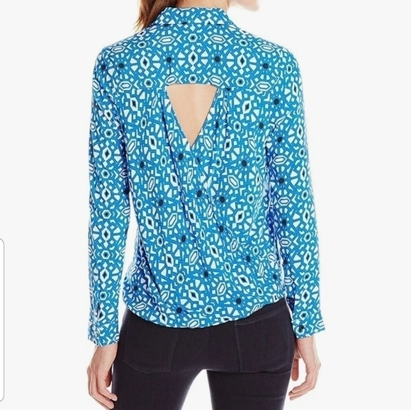 Jessica Simpson Women's Clover Geometric Print Blouse Size XS Gray/Navy - Picture 16 of 16